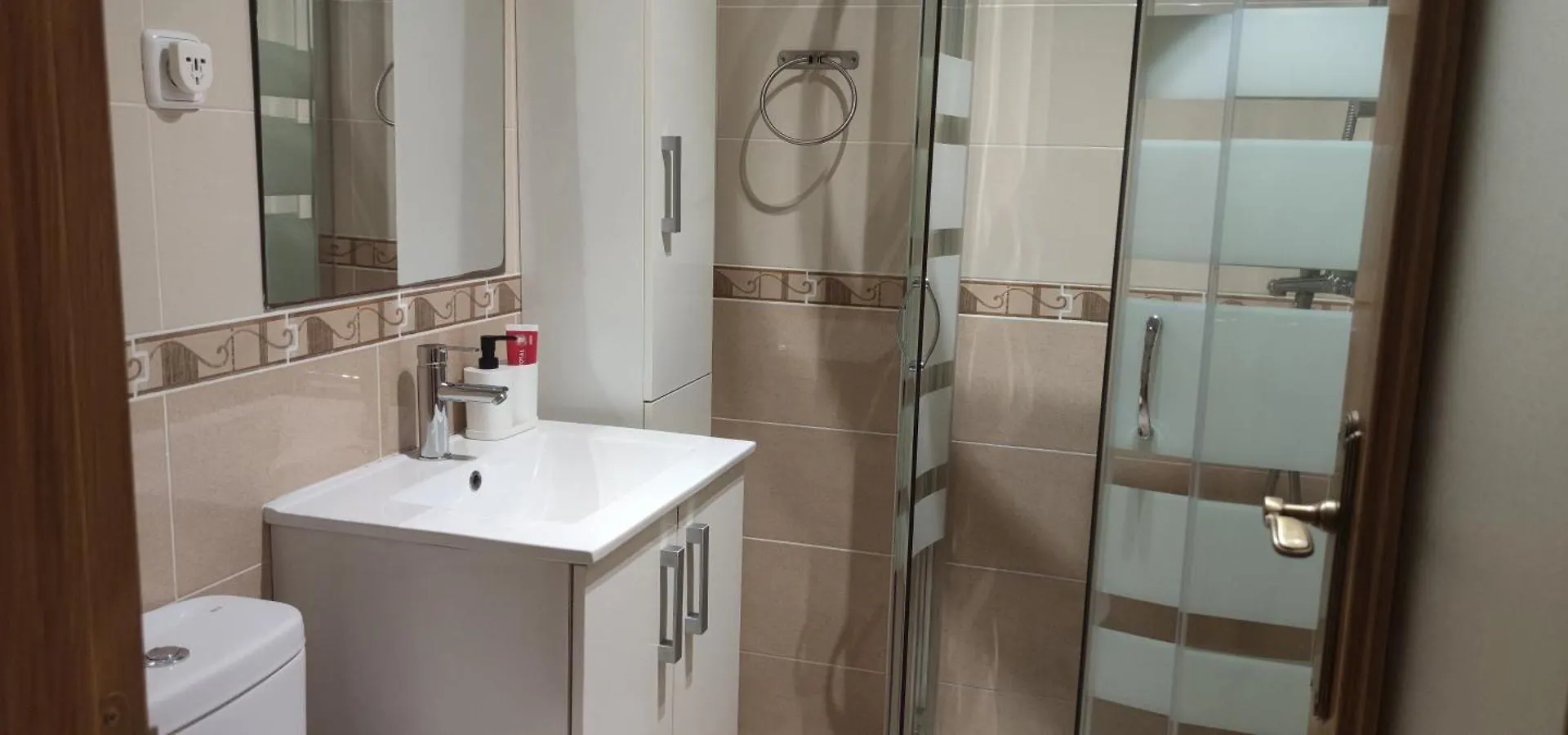 Habitacion Doble Con Bano Privado Hotel Madrid 0*,